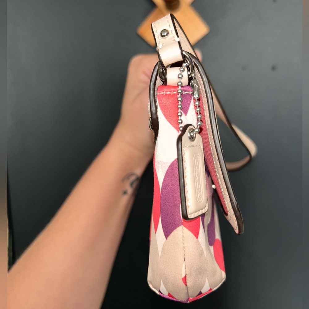 Coach Y2K Kristin Signature Monogram Multicolor Wristlet OP Art Fuchsia & Purple - Picture 7 of 14